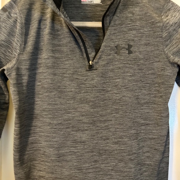 Under Armour Youth long Sleeve Heat Gear - Picture 2 of 4